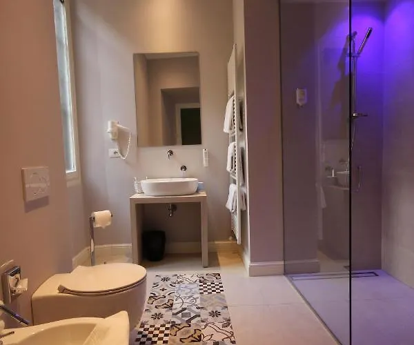 Szálloda Bologna ***s